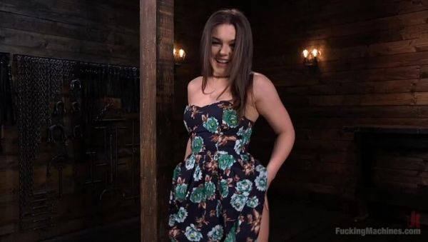 Insatiable Sex Vixen Gets Power Fucked - porntry.com on poweredporn.com