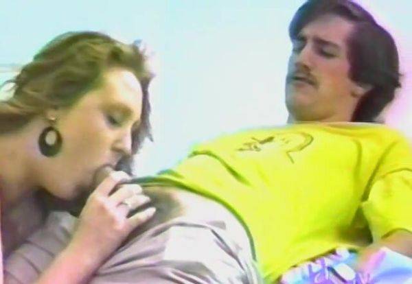 Vintage threesome shows amateur women sharing dick in charming modes - alphaporno.com on poweredporn.com