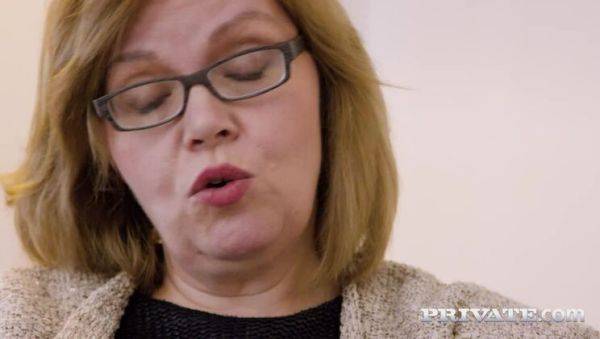 Daphne Klyde and Karol Lilien share a stud in anal threeway - porntry.com on poweredporn.com