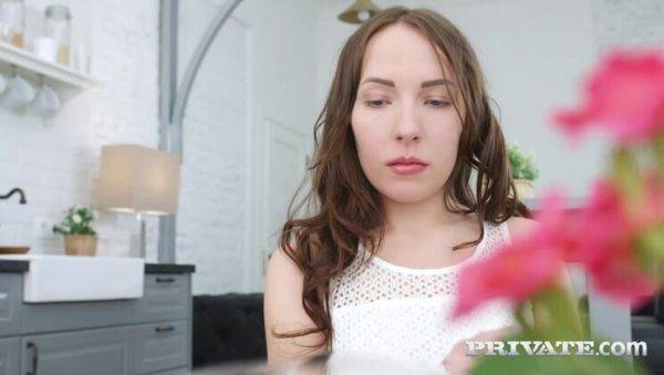 Teen Linda Weasley Prefers Fucking to Art - porntry.com - Russia on poweredporn.com