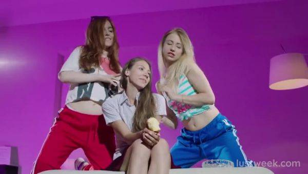 Anna Di & Jia Lissa & Stefanie Moon - Moon Loves To Be Shy [4k] - videomanysex.com on poweredporn.com