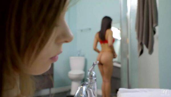 Girl Crush - S27:E24 - porntry.com on poweredporn.com