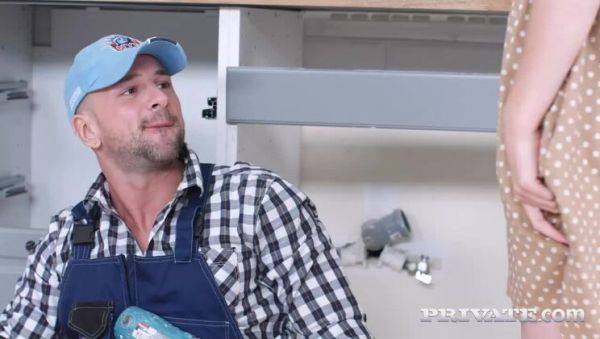 Kati Gold Returns the Favour With Sex - porntry.com - Russia on poweredporn.com