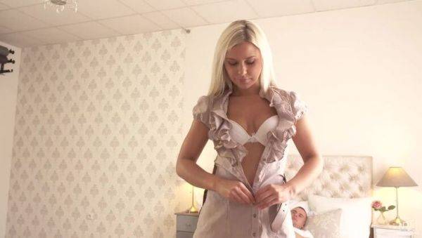 Dress To Impress - S16:E23 - porntry.com on poweredporn.com