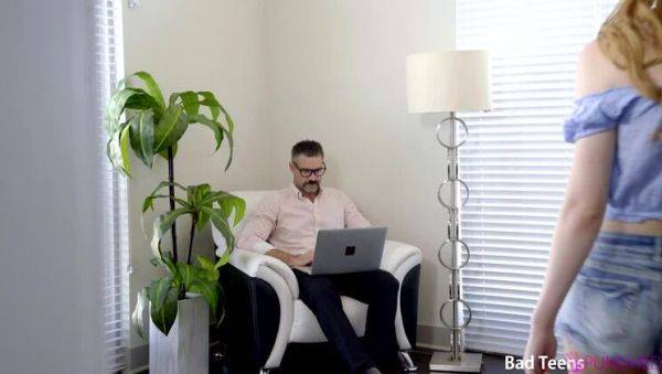 Redhead Step Daughter - S6:E3 - porntry.com on poweredporn.com