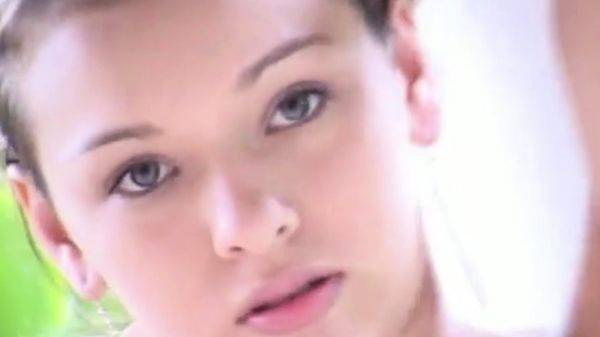 Selina 18 fingering outdoor - drtuber.com on poweredporn.com