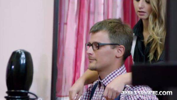 Lady Bug Teen Hairdresser Tries Anal - porntry.com on poweredporn.com