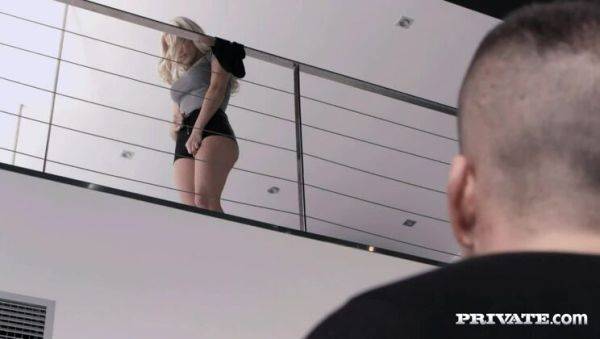 Blanche Bradburry Twerks Her Big Bubble Butt on a Fat Cock - porntry.com on poweredporn.com