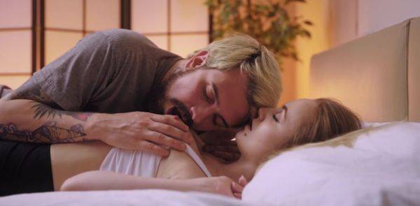 Beautiful girl Sia Siberia habd her lover spending their morning in bed - inxxx.com on poweredporn.com