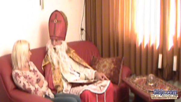 Santa And The Bad Girl - porntry.com on poweredporn.com