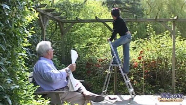 Sex In The Park - porntry.com on poweredporn.com