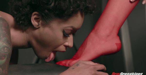 Adorable babes worship each other in true lesbian femdom gems - alphaporno.com on poweredporn.com