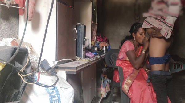 Desi Newly Hot Bhabhi Sex Videos 6 Min With Village Fuke 1 - desi-porntube.com - India on poweredporn.com