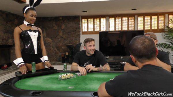 Ebony waitress pleases guys at the poker table with limitless sex - hellporno.com on poweredporn.com