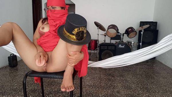 Pussy Juicy - Latina Dressed As An Indian Masturbates Her Juicy Pussy With A Normal-sized Skin-colored Dildo - desi-porntube.com - India on poweredporn.com