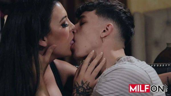 Busty MILF Elizabeth Skylar seduces Parker Ambrose for hardcore fucking with her big tits and wet pussy - porntry.com on poweredporn.com