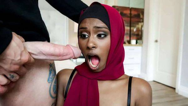 Young Indian Muslim Teen in Hijab Takes Big White Cock Hardcore - xxxfiles.com - India on poweredporn.com