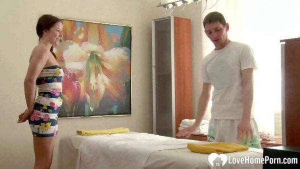 Amateur Teen Eliz Gets Oil Massage and Doggystyle Fuck by Bedeu - porntry.com on poweredporn.com