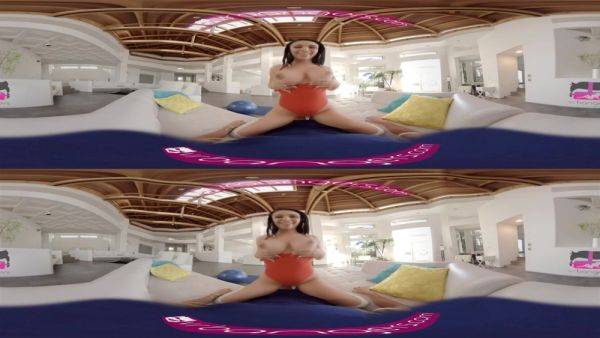 Jackie Wood In Big Tits Latine Tease And Masturbate - videohdzog.com on poweredporn.com