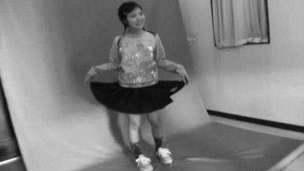 Kozue Matsushima and Natsuki Kawashima are posing - hellporno.com - Japan on poweredporn.com