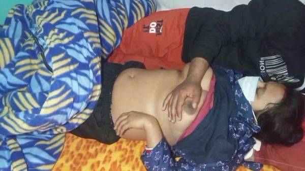 Beautiful Indian Girl Sucking The Penis With Hindi Sex - desi-porntube.com - India on poweredporn.com