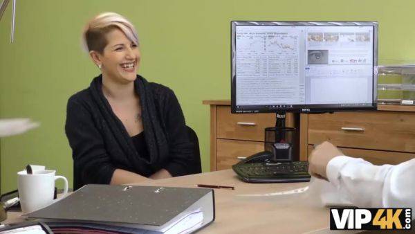 Necesita Dinero Para Su Negocio With Lussy Sweet - upornia.com on poweredporn.com