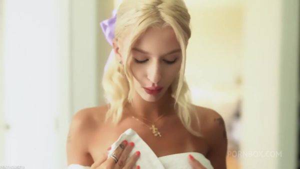 Emma Rosie's Pussy Stretched With BBC - hotmovs.com - Usa on poweredporn.com