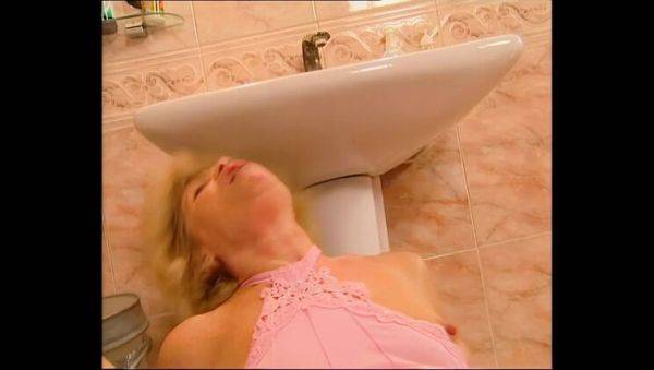 Granny MILF Effie Gets Fucked Hard in Heat by Jorg JJ - veryfreeporn.com - Italy on poweredporn.com