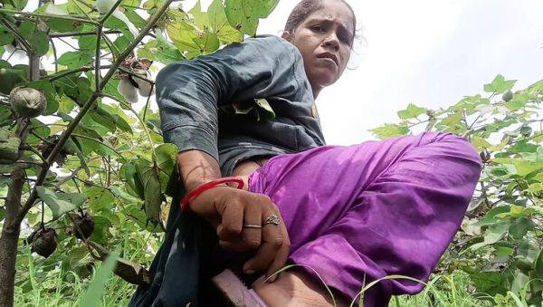 Indian Bhabhi Desi Girl Footjob and Rough Sex with Big Cock - Reeiu HD Videos - porntry.com - India on poweredporn.com