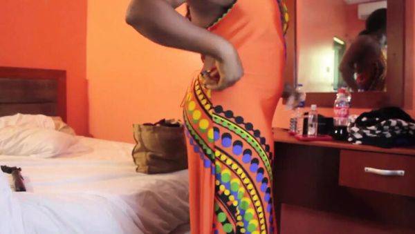 Amateur Foursome With Itxbush: Black Couple Takes Turns On Her In Missionary And Blowjob Positions - porntry.com on poweredporn.com