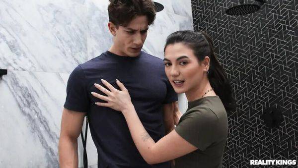 Busty Teen Megan Mistakes Blows Parker Ambrose's Big Cock in Bathroom Remodel Reality - veryfreeporn.com - Britain on poweredporn.com