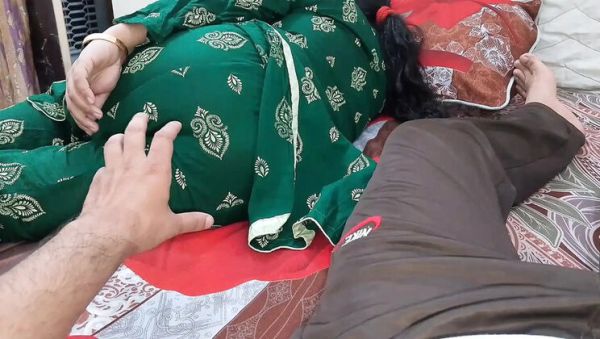 Desi Stepmom QueenbeautyQB Hot Nude Sharing Bed - Big Tits Blowjob Creampie - veryfreeporn.com on poweredporn.com