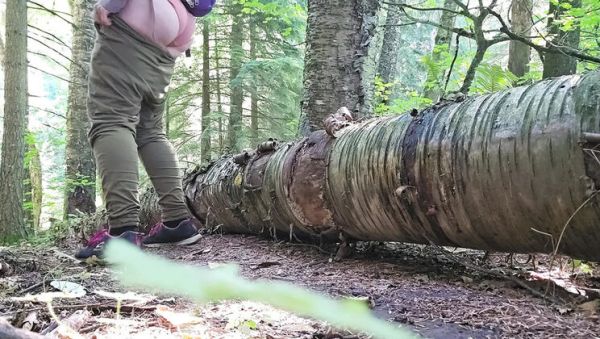 Nerdy Faery Hiker Peeing in Forest - Amateur Outdoor Voyeur HD - porntry.com - Britain - Canada on poweredporn.com