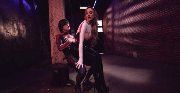 Two hot babes Blake Blossom and Tyler Cruise have fun in a playful setting - alphaporno.com on poweredporn.com