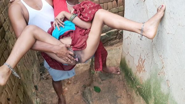 Indian Hot House Maid Fucked Hard By Owner - Desi Aunty Outdoor Sex - xxxfiles.com - India on poweredporn.com