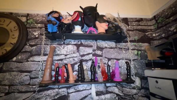 British Domination: Lanista Bear Makes Kitty Squirting Orgasm in Dungeon - veryfreeporn.com - Britain on poweredporn.com