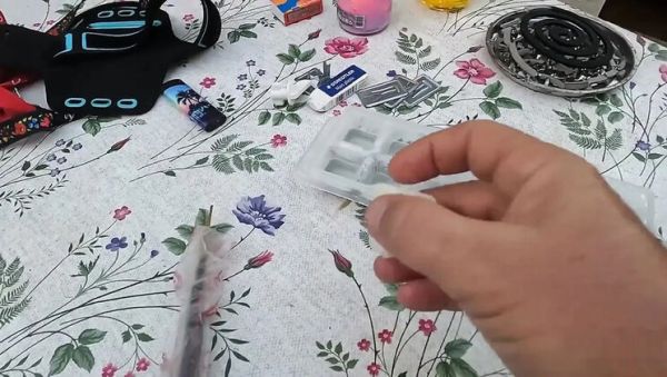 Amateur Couple Shares Cum Cube with 10 Loads on Street - porntry.com - Britain on poweredporn.com