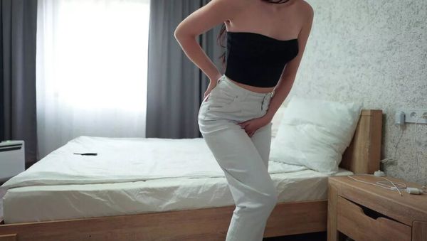 Desperate Teen Tori Diamond Peeing in Jeans - Wet Solo Pissing Fetish - porntry.com - Britain on poweredporn.com