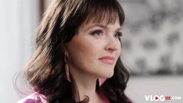 Krissy Lynn Seduces Maximo Garcia For His Massive Cock In Horny MILF Scene - veryfreeporn.com - Britain on poweredporn.com