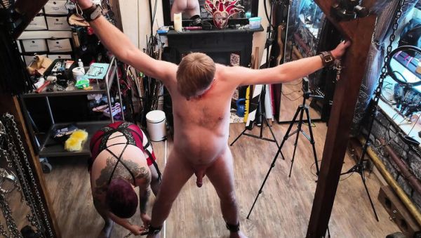 Mistress Izar's Latex Dungeon Trip with Bubbles and Slave - veryfreeporn.com - Britain on poweredporn.com