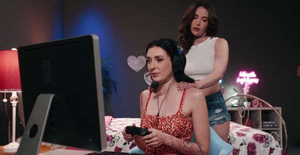 Massage on the bed with two pretty girls - alphaporno.com on poweredporn.com