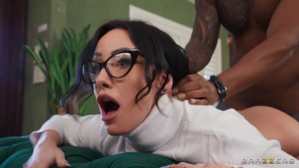 Jennifer Whites Sneaky Fuck With Electrician - upornia.com on poweredporn.com