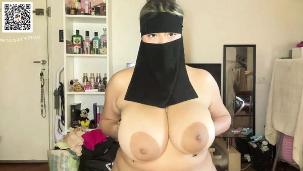Bubblesincollege American Teen in Hijab Fucks with Huge Natural Tits and Makes You Cum - veryfreeporn.com - Britain - Usa on poweredporn.com