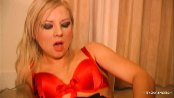 Wayne Scott-Fox Fills Naughty Blonde's Throat with Hot Cum in Stockings - veryfreeporn.com - Britain on poweredporn.com
