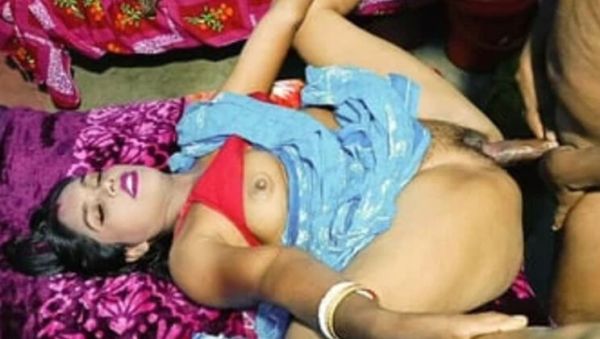 Desi Bhabhi Sali Hardcore Sex With Jamaibabu In Village - Indian Homemade Blowjob & Facial - porntry.com - India on poweredporn.com