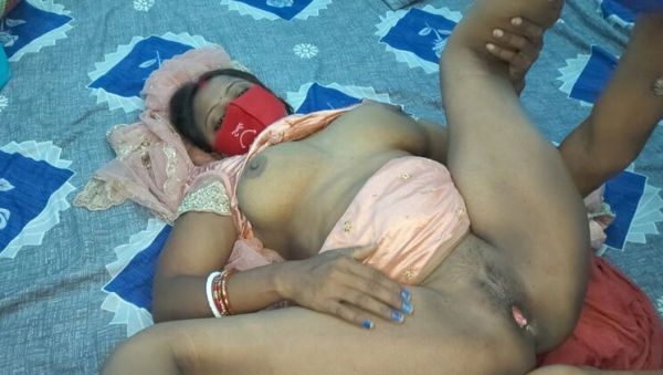 Desi Village Bhabhi Outdoor Hardcore Sex with Anal and Handjob - xxxfiles.com - India on poweredporn.com