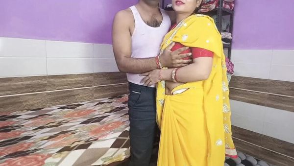 Desi Bhabhi Calls Neighbor's Brother To Bedroom For Hardcore Sex - porntry.com - Britain - India on poweredporn.com