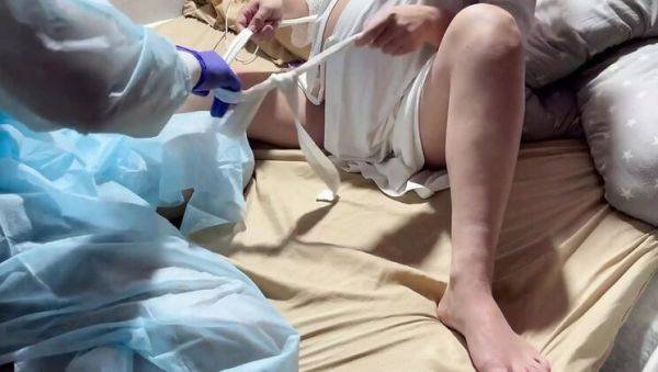 Perverted Doctor Fucks Pregnant MILF in Doggy Style - Creampie Finish - xxxfiles.com on poweredporn.com