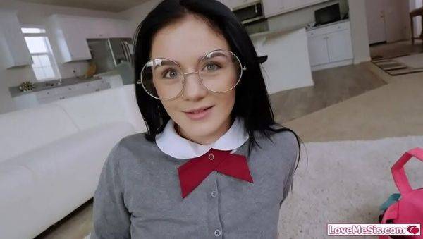 Stepsis Rosalyn Sphinx Begs for More After Fingering Fun - xxxfiles.com on poweredporn.com