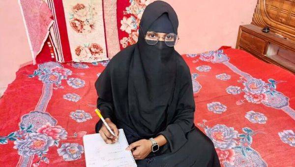 Naughty Indian Student Fucks Her Teacher in Empty House - Desi Bhabhi Hardcore Action - veryfreeporn.com - India on poweredporn.com